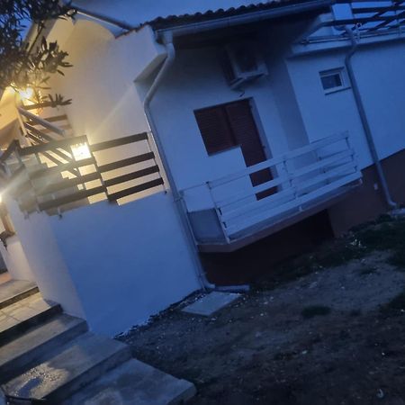 Apartmani Rab - Adrijana & Aleksandra Banjol Exterior photo