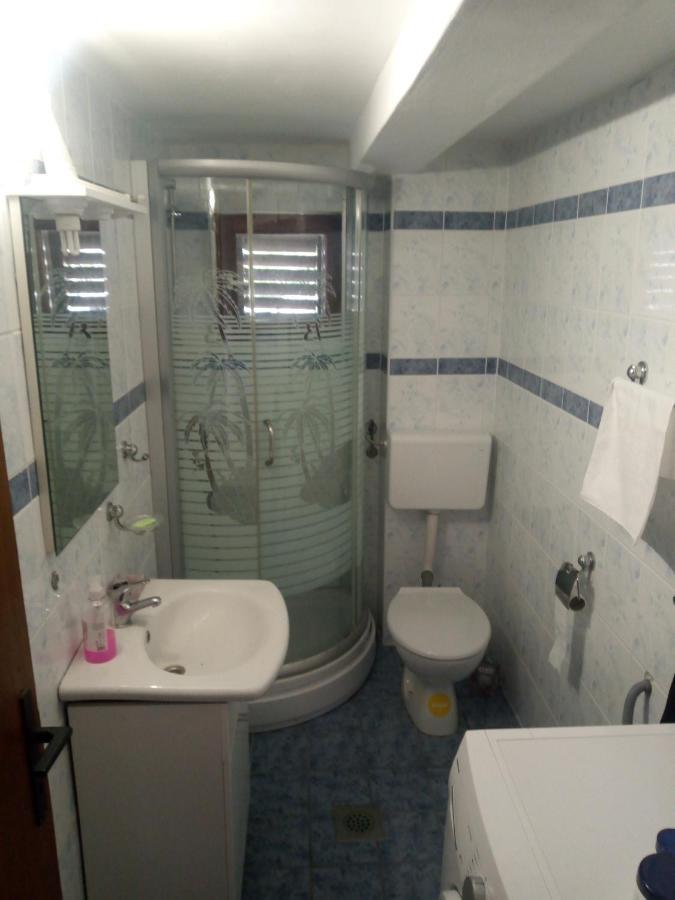 Apartmani Rab - Adrijana & Aleksandra Banjol Exterior photo