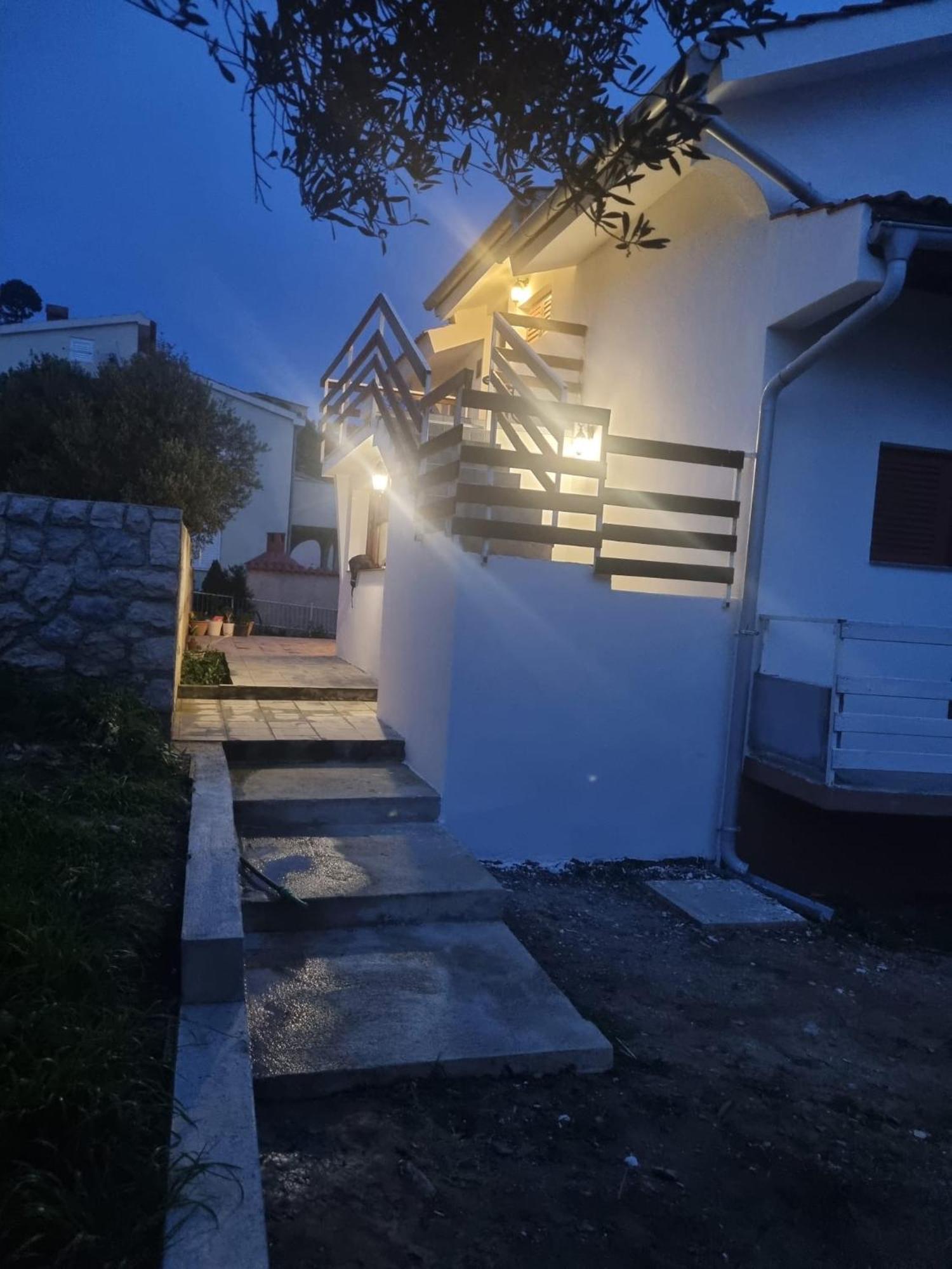 Apartmani Rab - Adrijana & Aleksandra Banjol Exterior photo